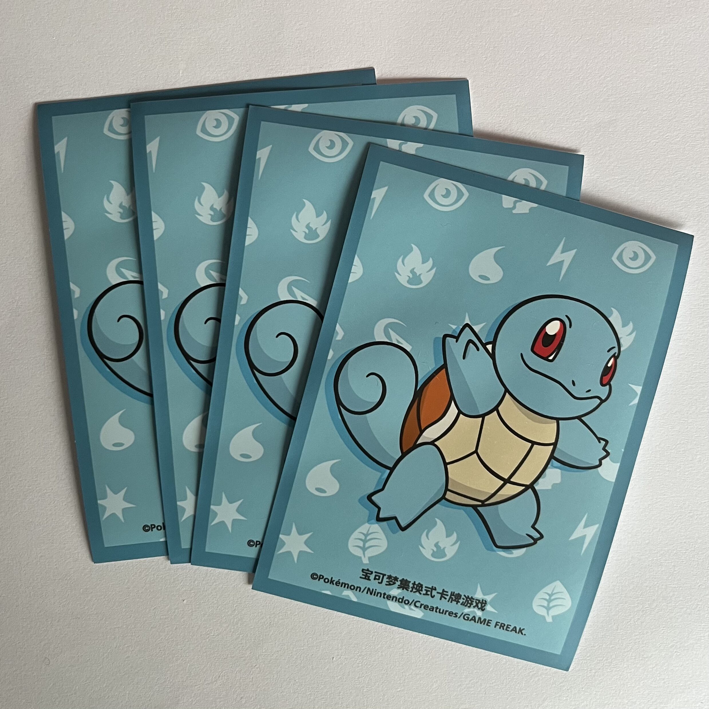 Sleeves Oficiais Pokémon Chinese Exclusive — Squirtle (Pack 15)